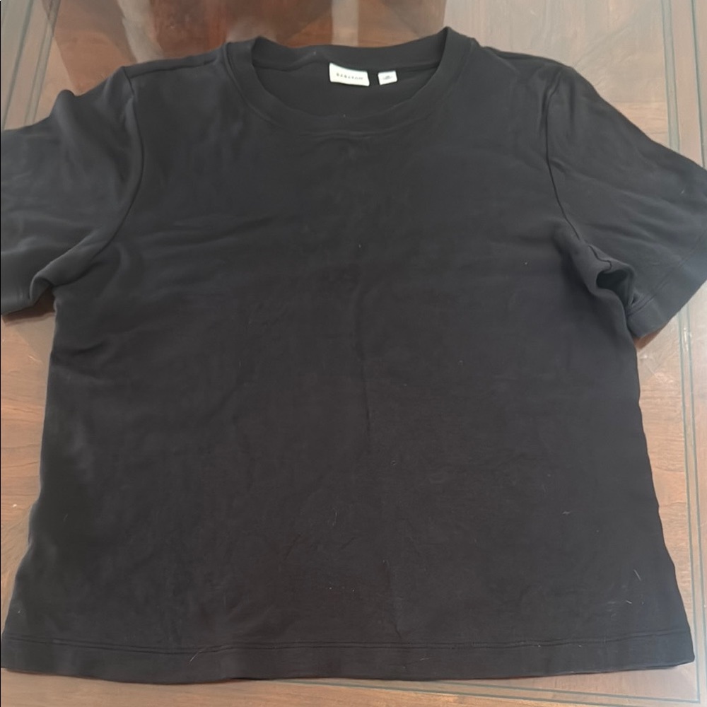 Babaton Classic Black Tee